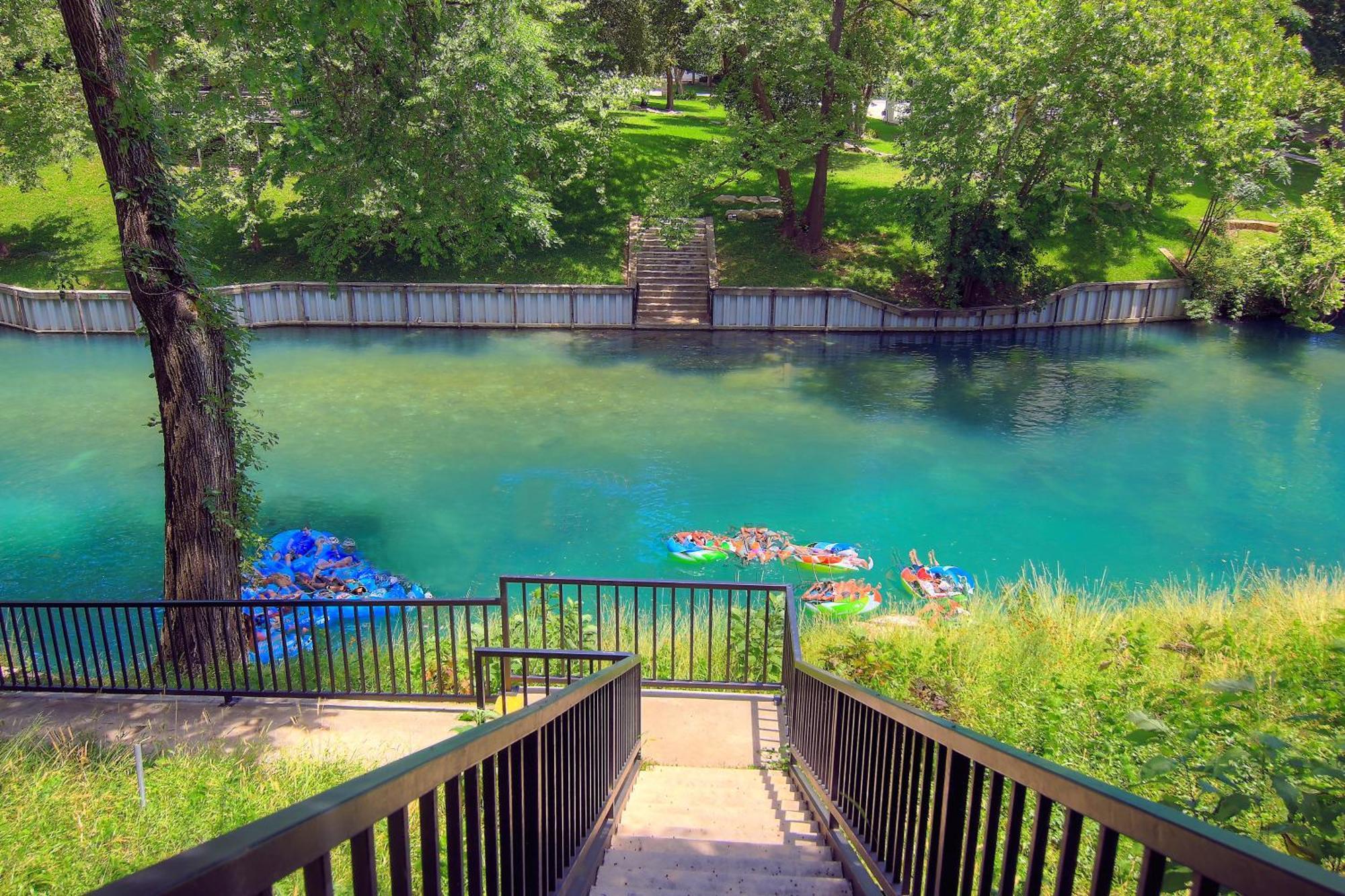 The Iron Cactus Condo On The Comal Cw C102 Нью Браунфелс Экстерьер фото