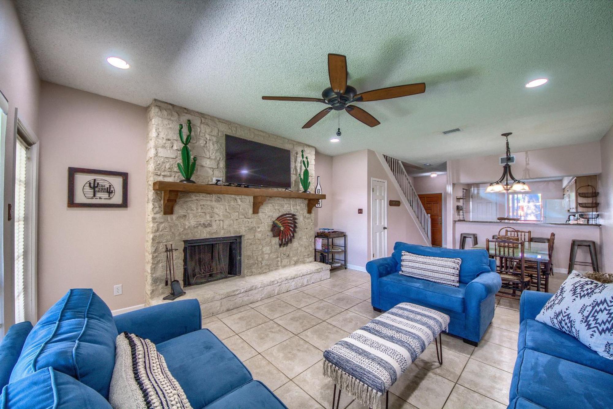 The Iron Cactus Condo On The Comal Cw C102 Нью Браунфелс Экстерьер фото